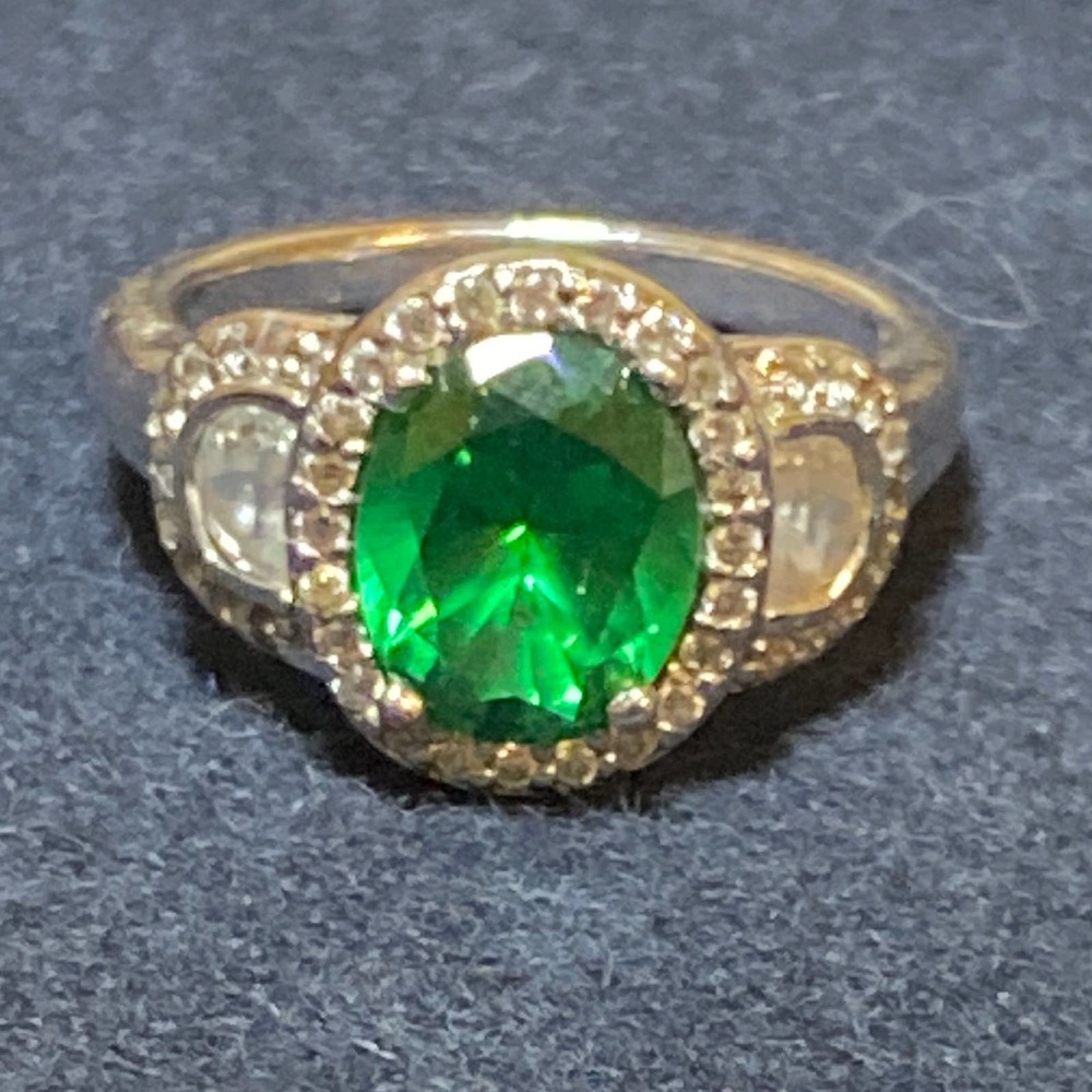 925 Sterling Silver Emerald Cubic Zirconia Ring Size 8